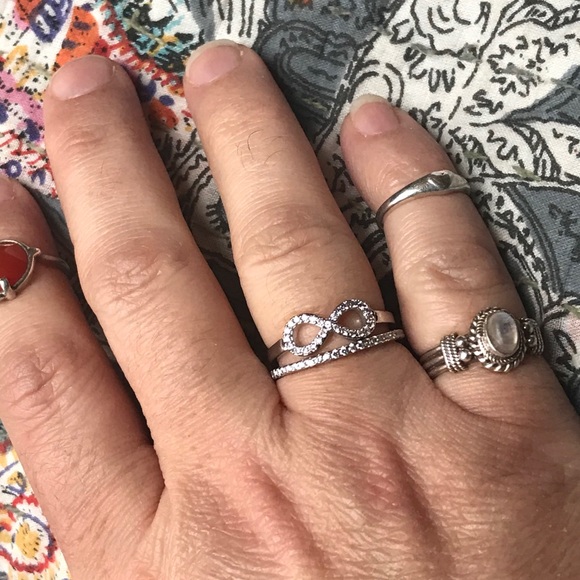 Size 7 engagement set lots of sparkle - Picture 10 of 11